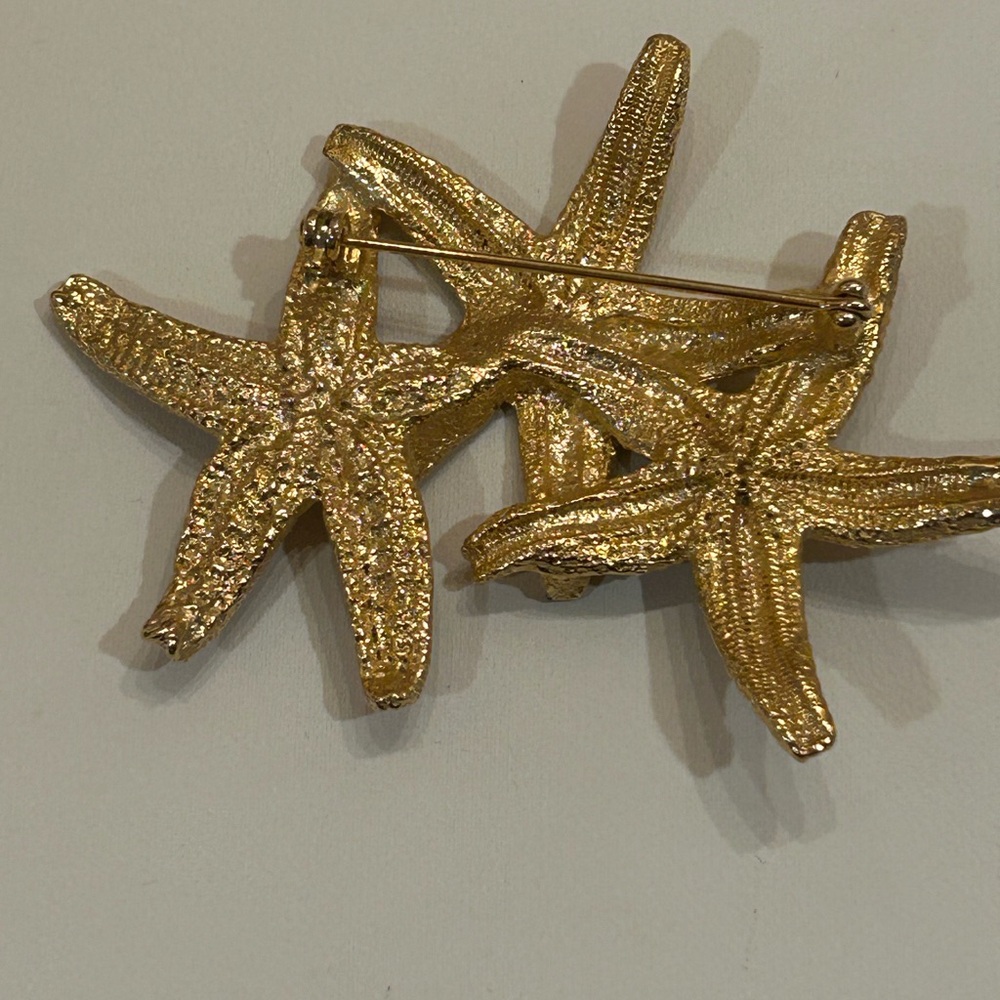 Vintage Gold Tone Starfish Brooch - Picture 2 of 4